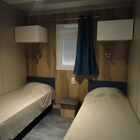 シャレー Neuf Avec Piscine Couverte, Proche Mer, Calme Et Securise - 6 Personnes - Fr-1-777-8 *