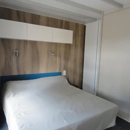 シャレー Neuf Avec Piscine Couverte, Proche Mer, Calme Et Securise - 6 Personnes - Fr-1-777-8 *